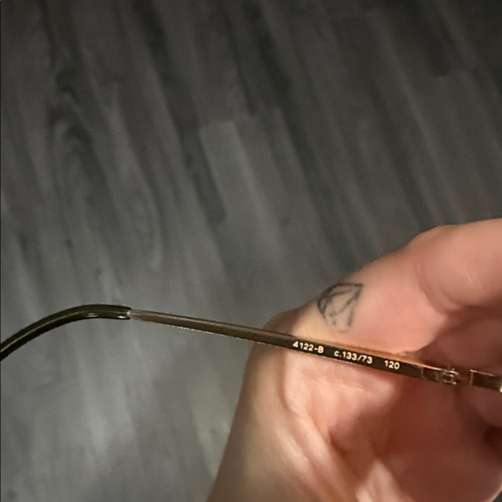 Chanel crystal CC shield sunglasses - Picture 7 of 13